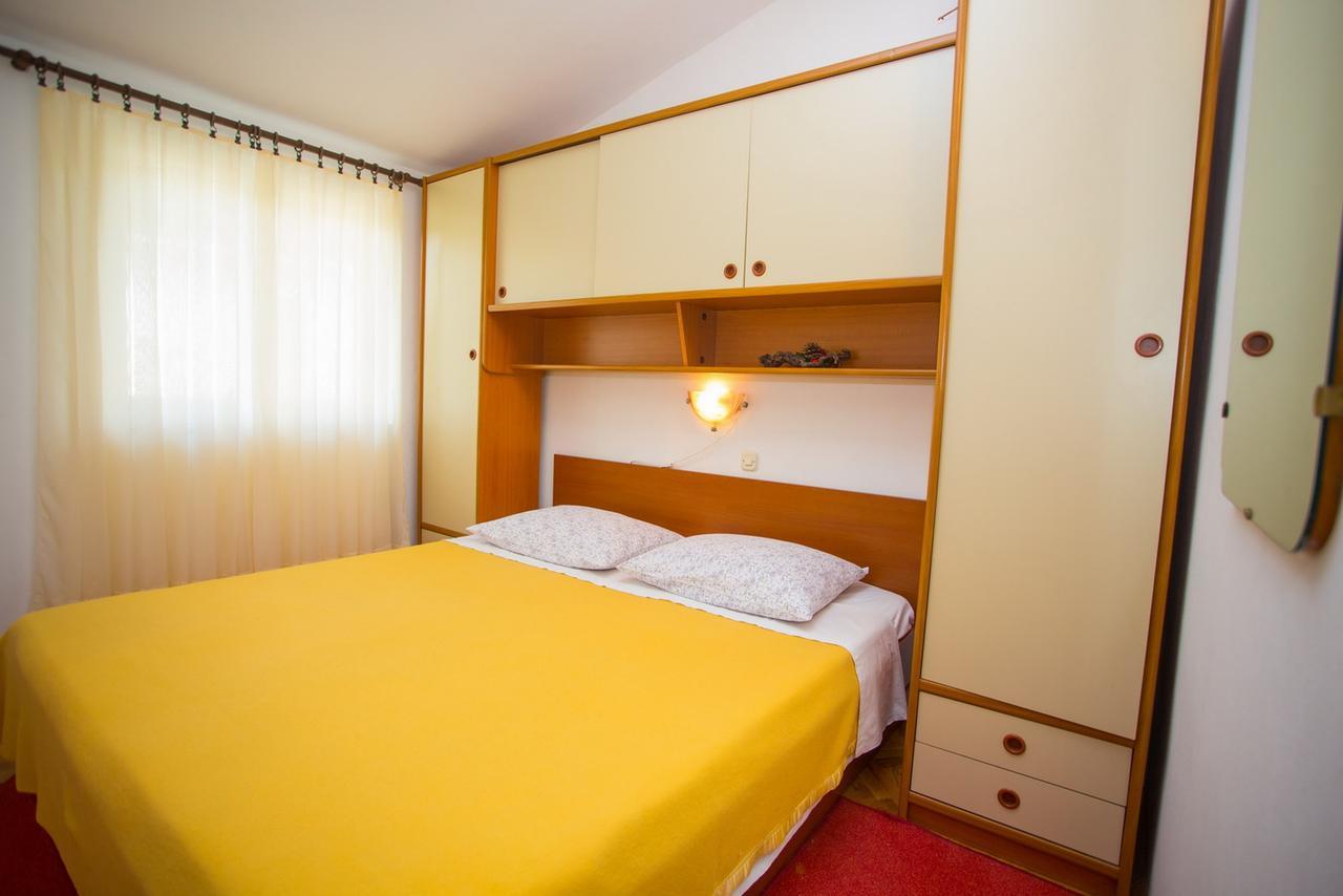 Apartments Tanja Podgora Exterior photo